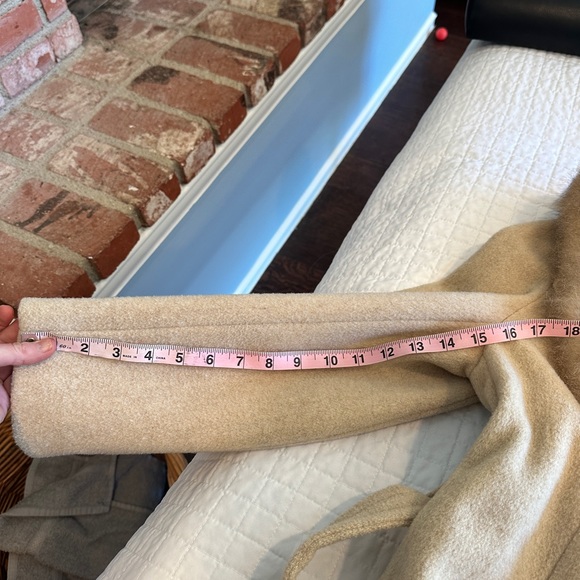 COPY - Vintage wool coat with fur trim - Picture 3 of 13